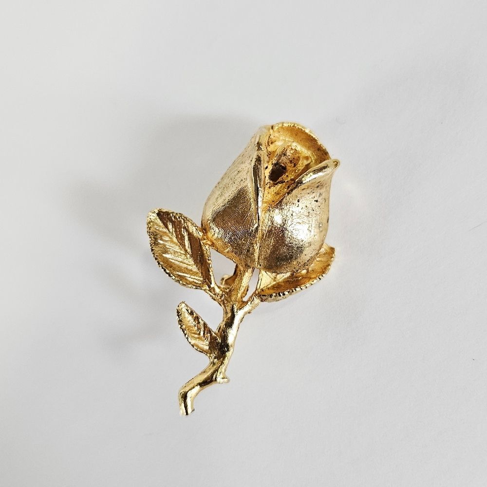 Vintage DuBarry Fifth Avenue Gold Tone Rose Bud Flower Brooch Pin – DFA Signed